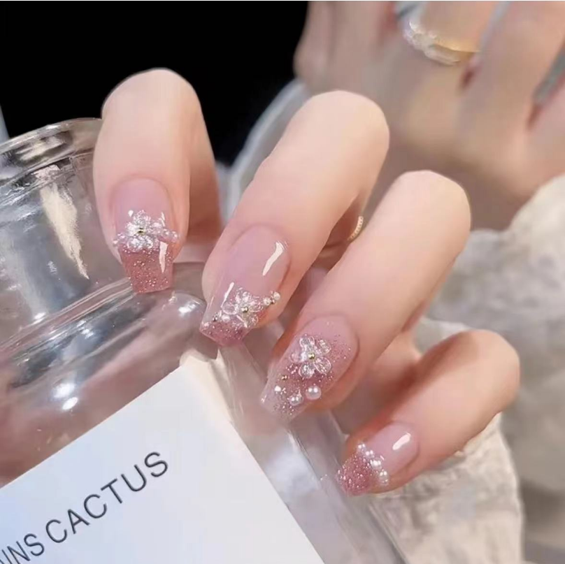 Nails-Bora